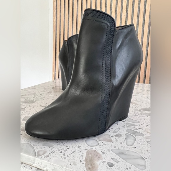 Christophe Lemaire- NEW - Leather Ankle Boots- Navy - 39 -US 9 - Picture 10 of 10